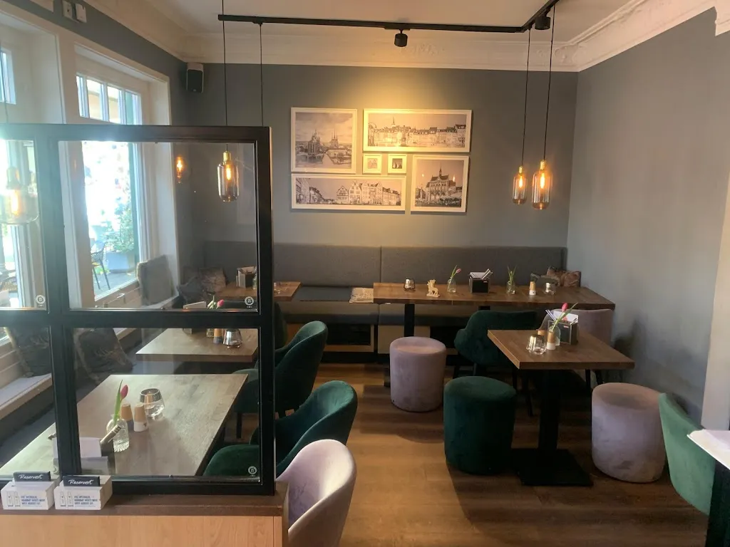 Restaurant, Café & Bar „Platzhirsch“ Erfurt_Erfurt_slider_image_1