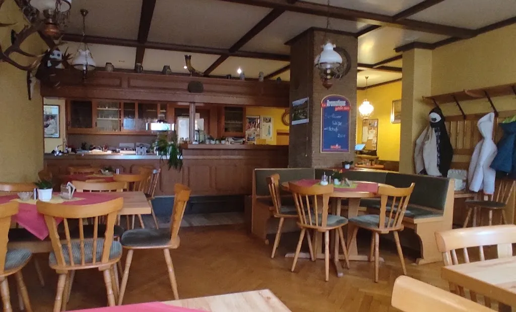 Roman Schwab_Gasthaus zum Paradies_Georgenthal_review