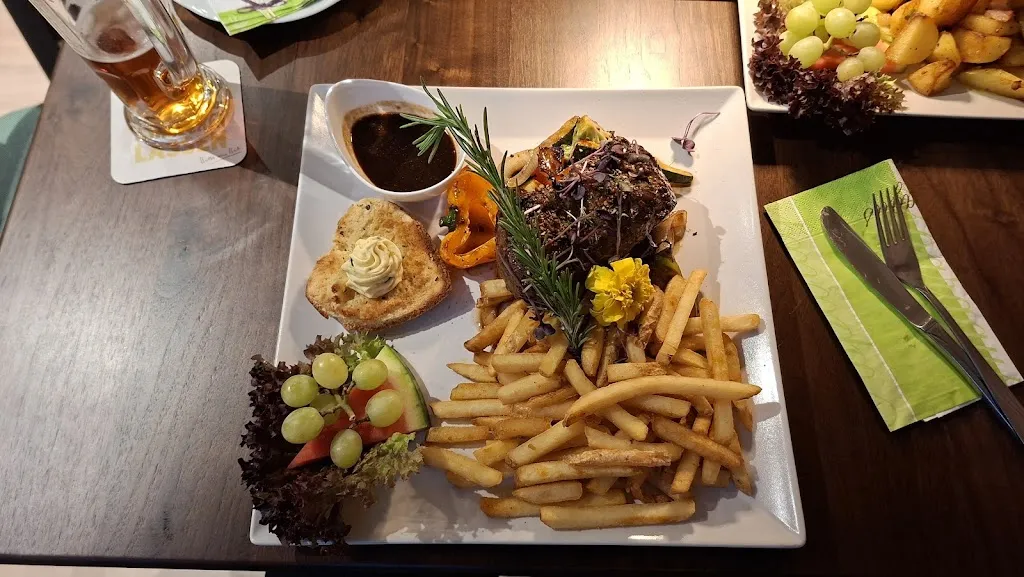 Gaststätte Rolln’s Keller - Ralf Svatos_Neustadt_slider_image_2