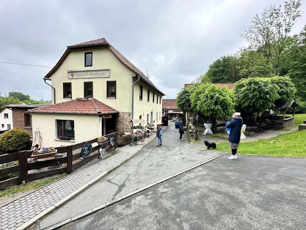 Gaststätte Zu den vier Linden_Döbritschen_slider_image_3