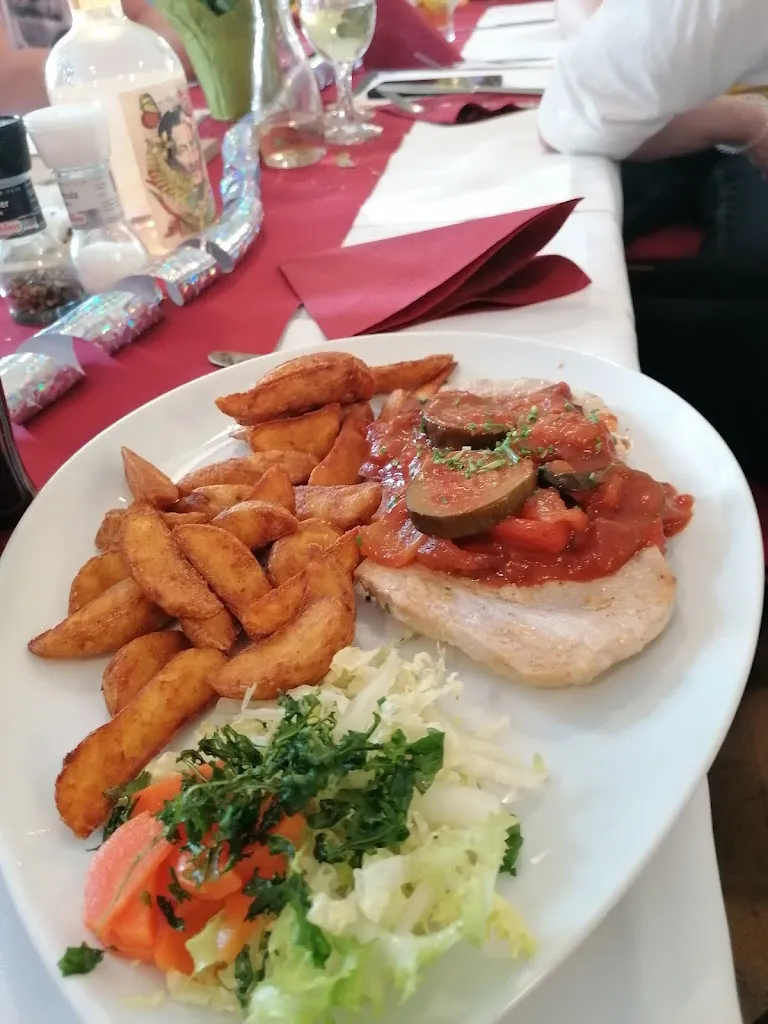 Gaststätte und Pension ROSENGARTEN_Kahla_slider_image_2