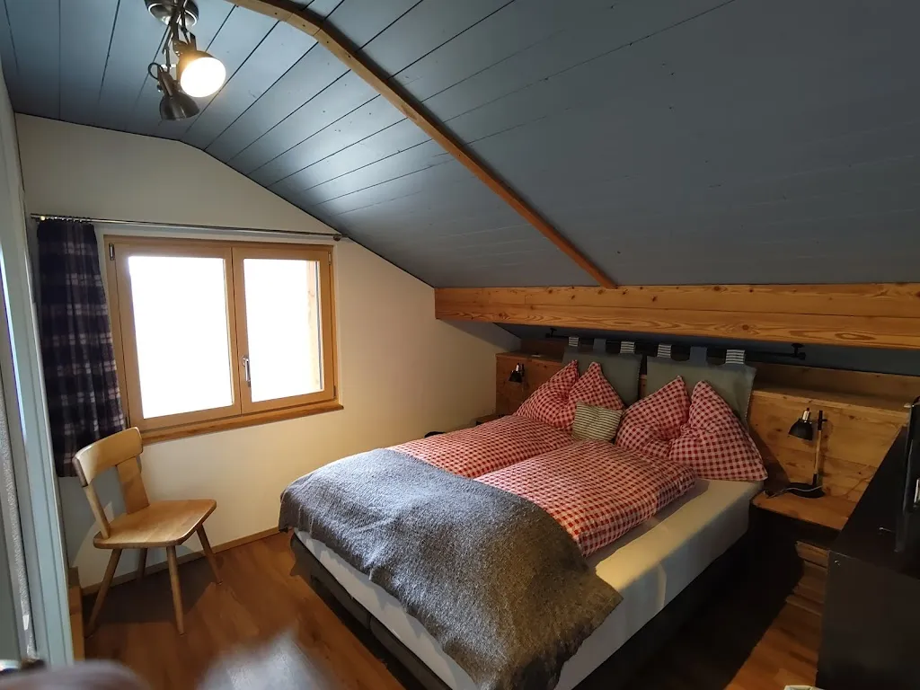 Kateřina Šimková_Berggasthaus Eggberge_Altdorf_avis