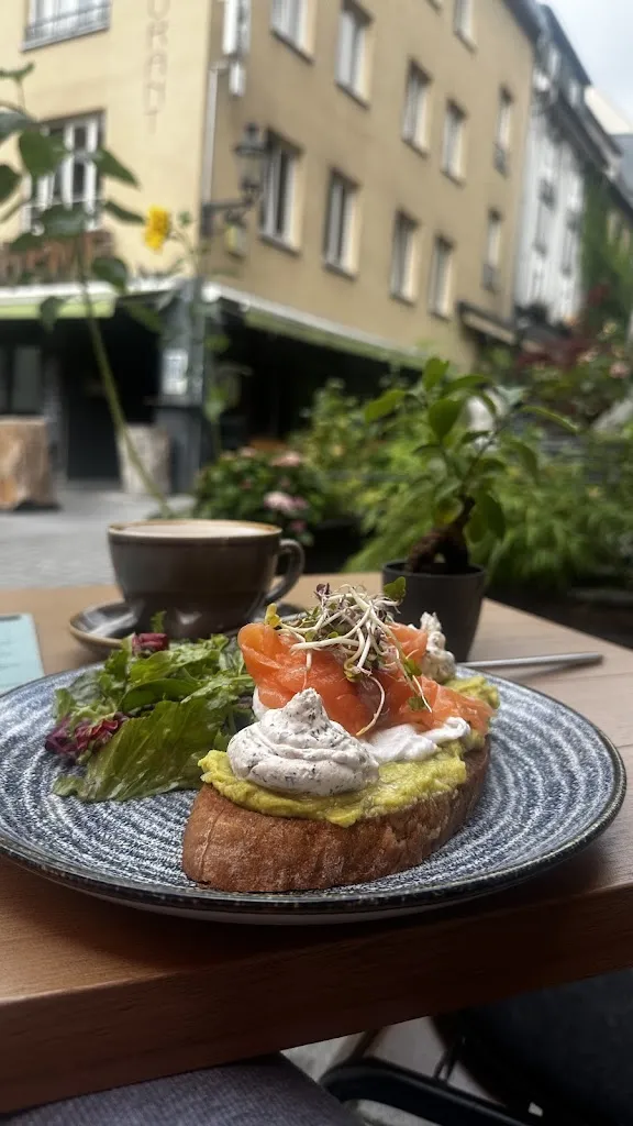 Мария Незримова_ANDERS.Cafe_Jena_review