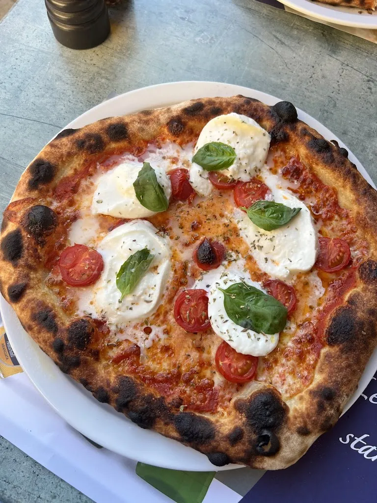 Adrián M._Restaurant Pizzeria Brunnenhof_Köniz_review