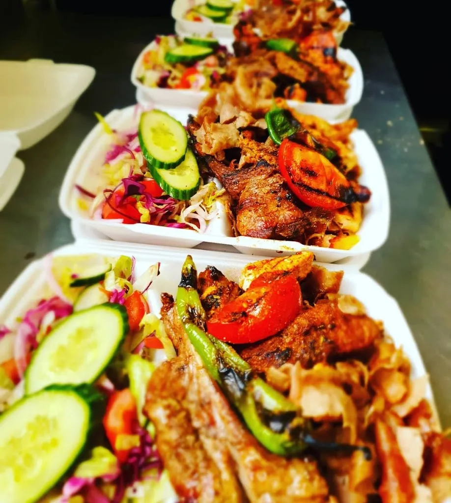 Bistro Rihana: Döner & Pizza restaurant in Langenwetzendorf