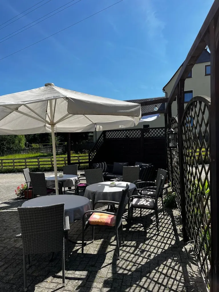 Pension "Zum alten Brunnen" restaurant in Langenwetzendorf
