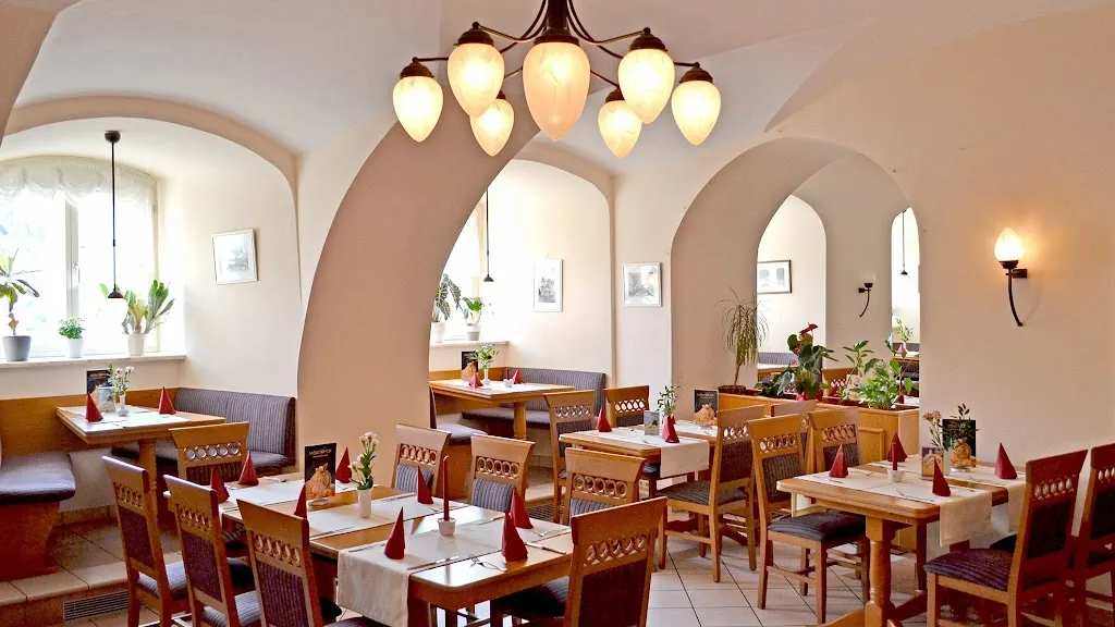 Schloss-Stuben_Meiningen_slider_image_1