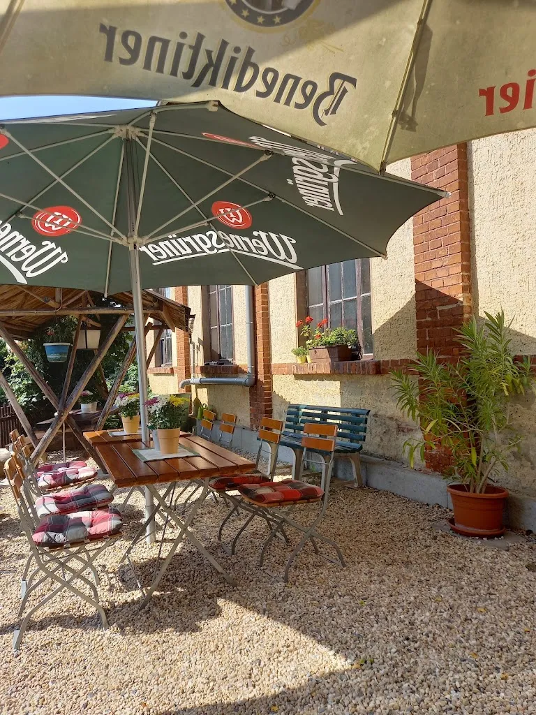 Gaststätte Zum Schwan restaurant in Freienorla