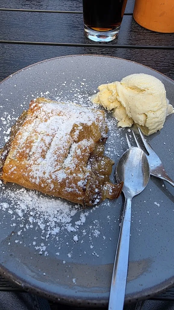 Luis Noschang_Gasthaus Alt Freyburg__review