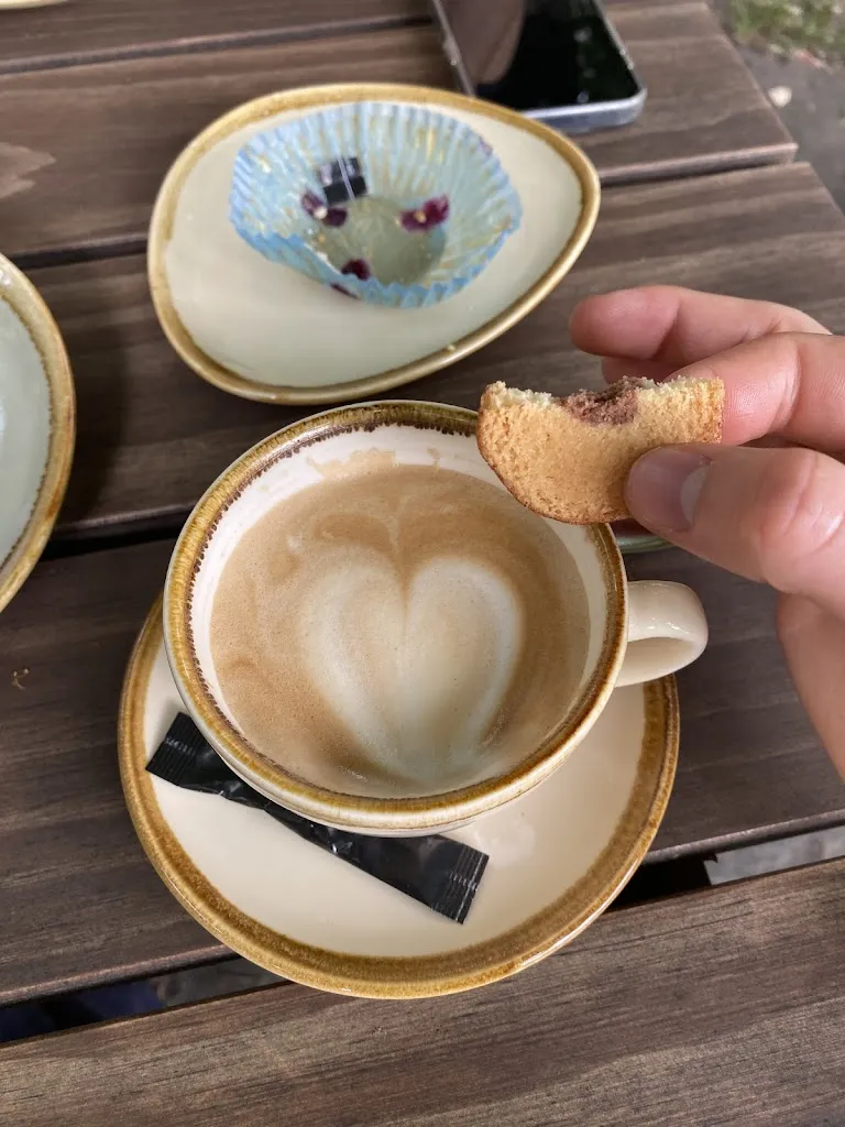 Julius Pfohl_Kafe im griänä Hüüs_Altdorf_review