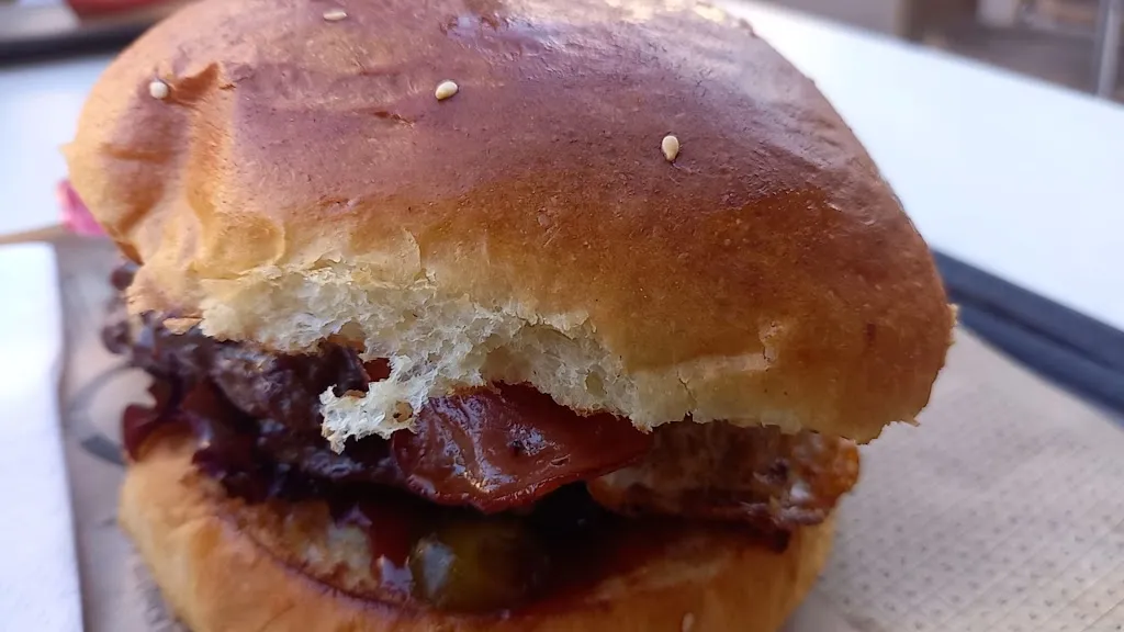 Monkeys Burger_Walldorf_slider_image_2