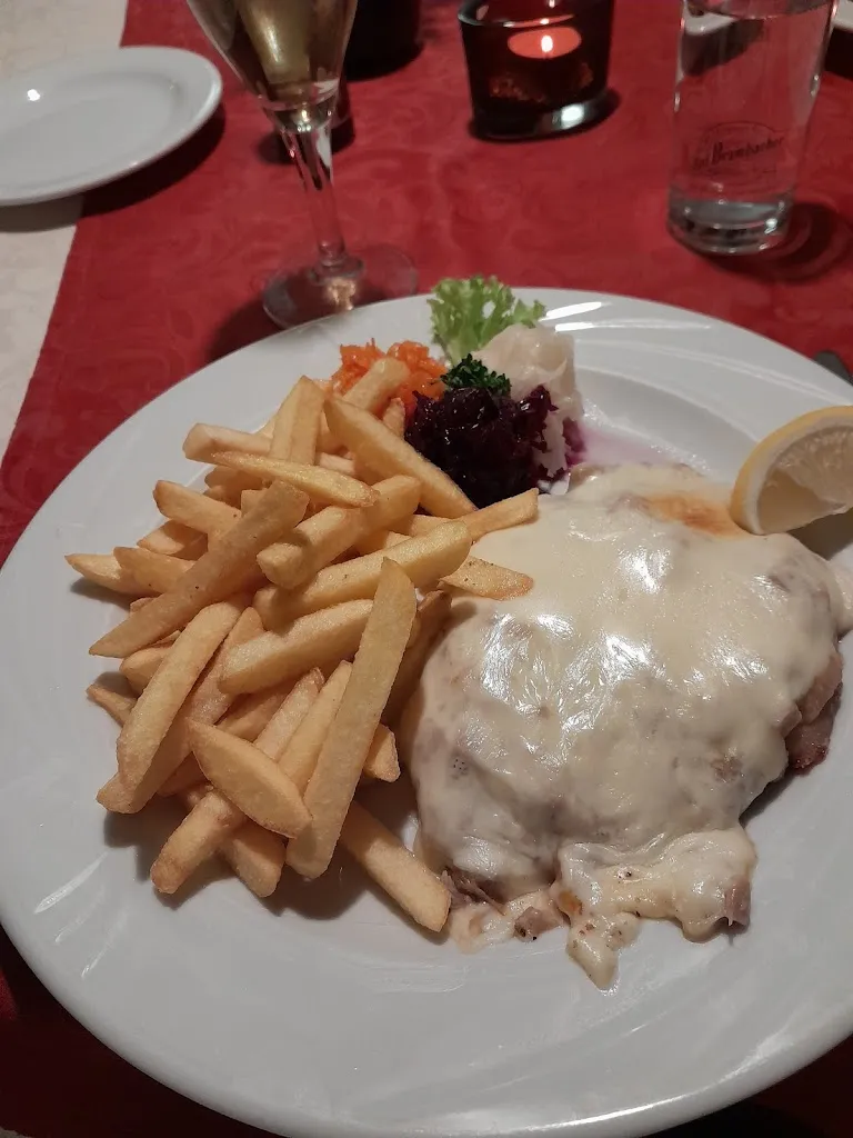 Landgasthof Wetzdorf restaurant in Harth-Pöllnitz