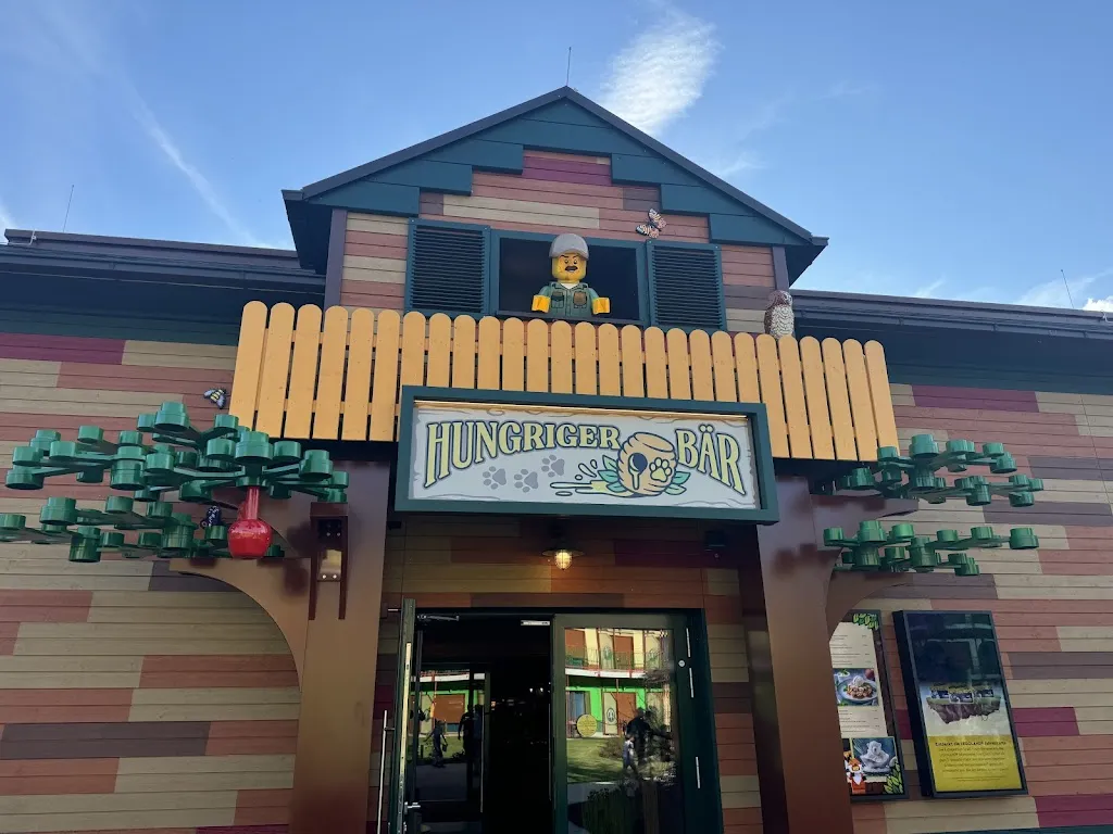 Hungriger Bär Legoland Feriendorf_Günzburg_slider_image_1