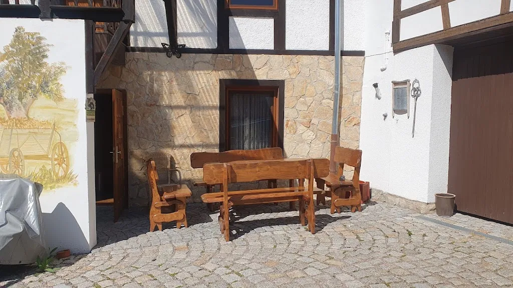 Pension & Landhaus "Zum Ross" restaurant in Witterda