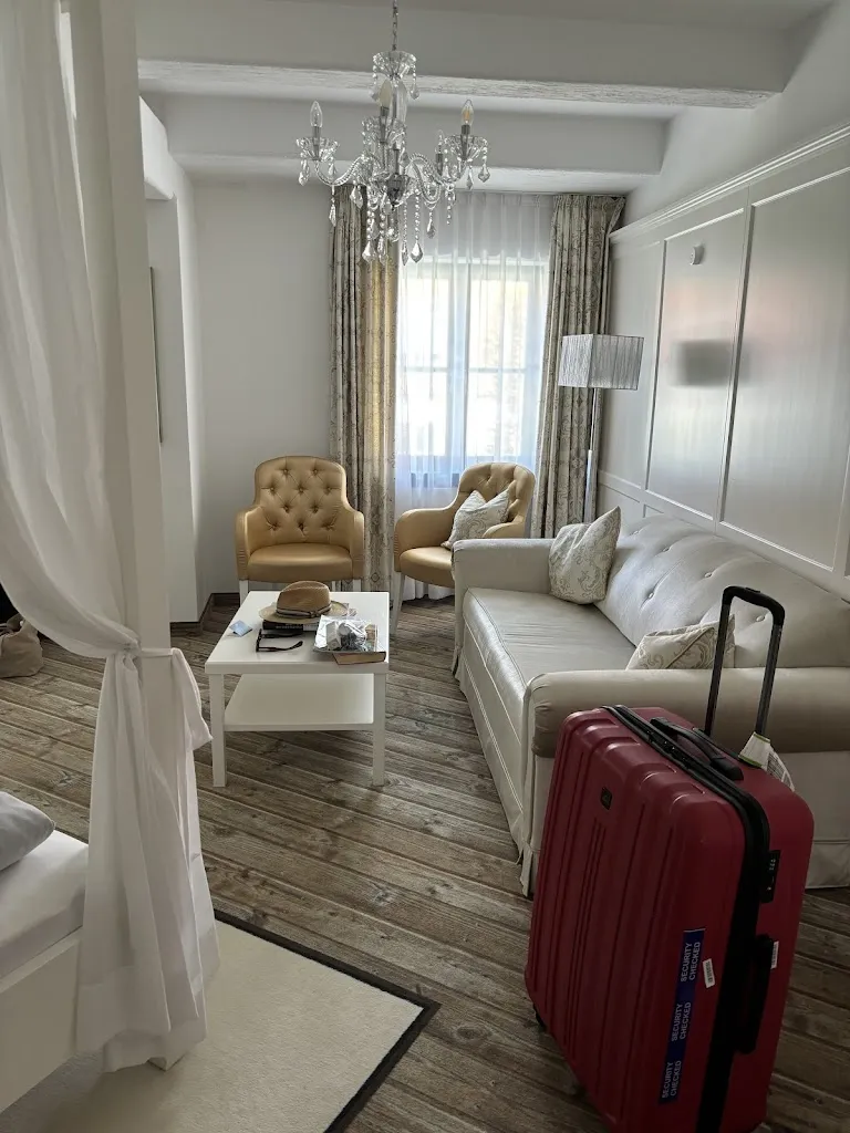 Jaakko Antikainen_Forsthaus Wörnbrunn_Grünwald_review