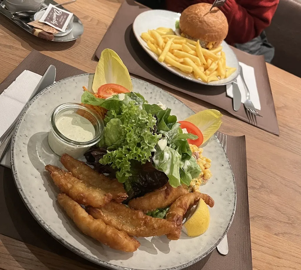 Samuel_Confiserie Café Danioth_Altdorf_review