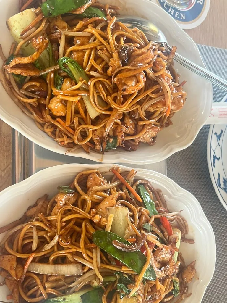 Alexander Gerer_China-Restaurant Lon-Men_Grünwald_review