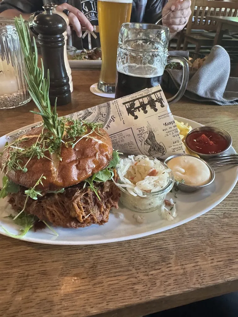 Michelle Steelman_Harlachinger Jagdschlössl_München_review