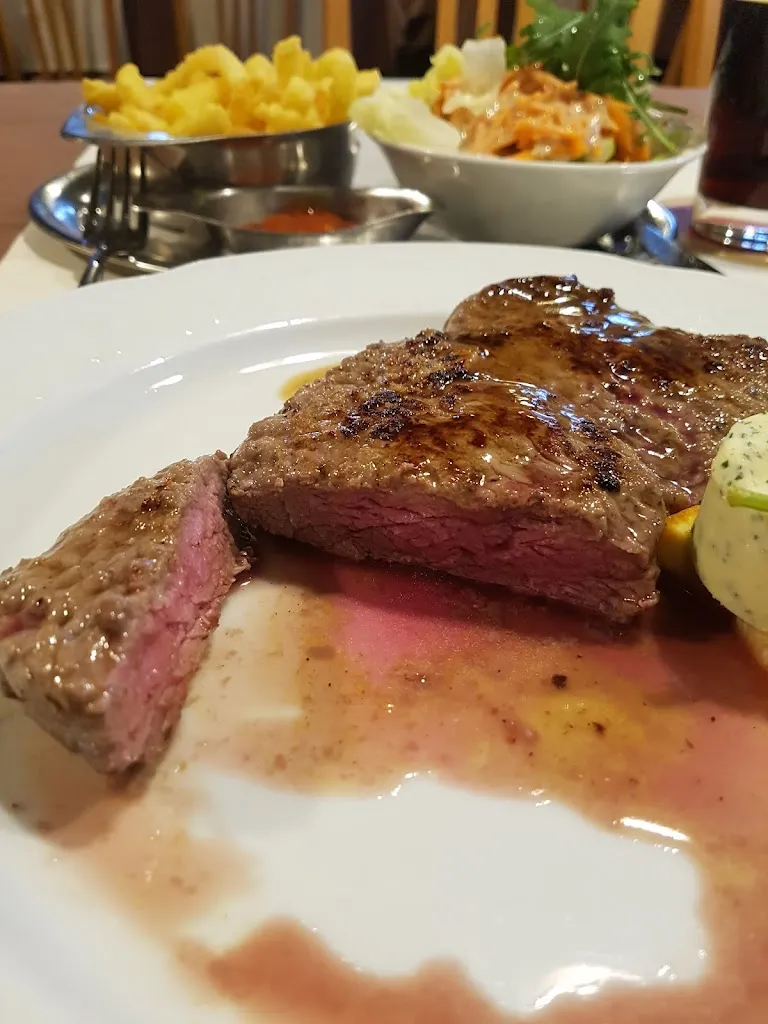 Wolfgang Reiner_Marina Speiselokal_Hallstadt_reseña