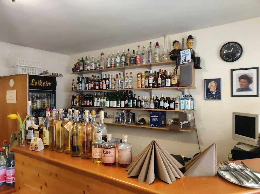 Marina Speiselokal restaurant in Hallstadt