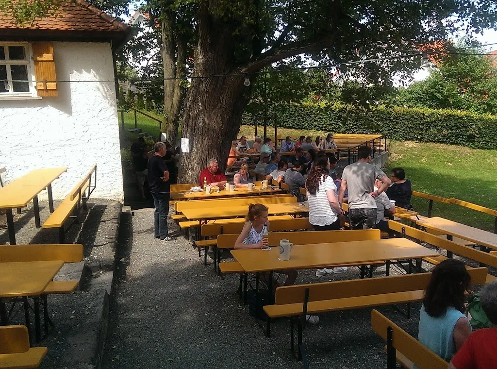 Gartenkeller Rittmayer restaurant in Hallerndorf