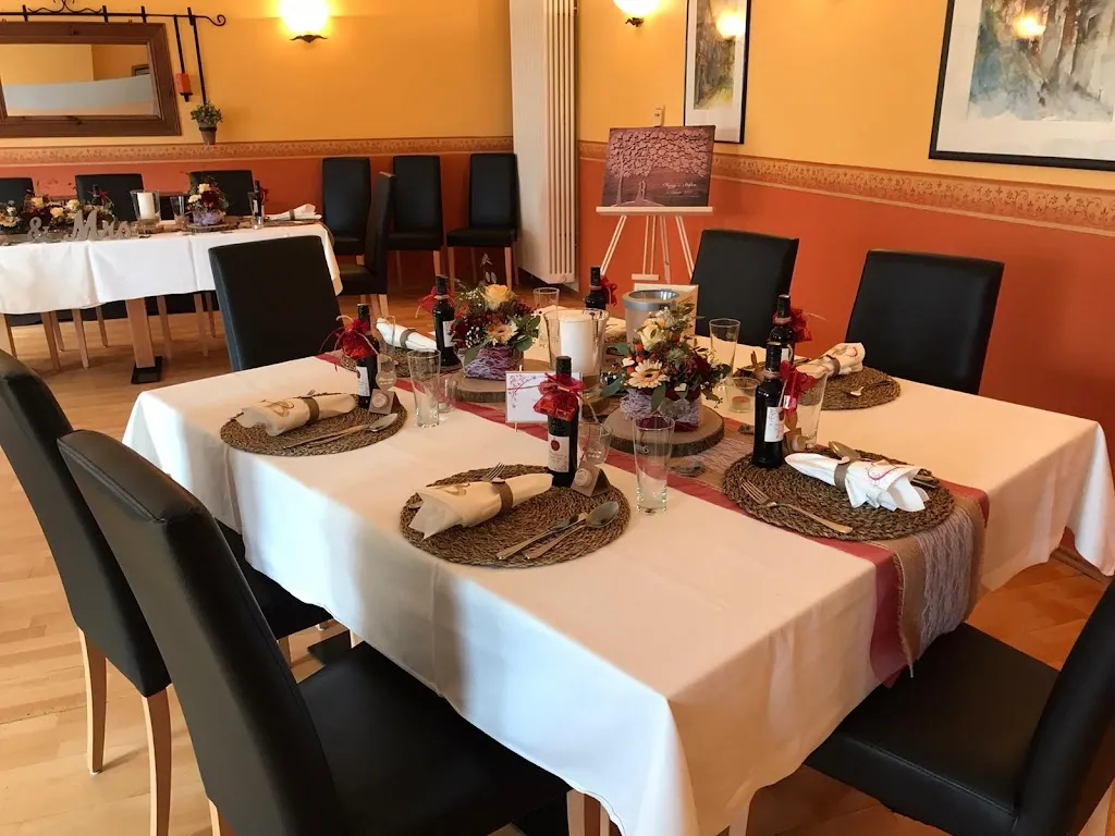 Schloss-Gaststätte Deberndorf restaurant in Cadolzburg