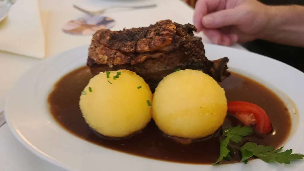 Schloss-Gaststätte Deberndorf_Cadolzburg_slider_image_2