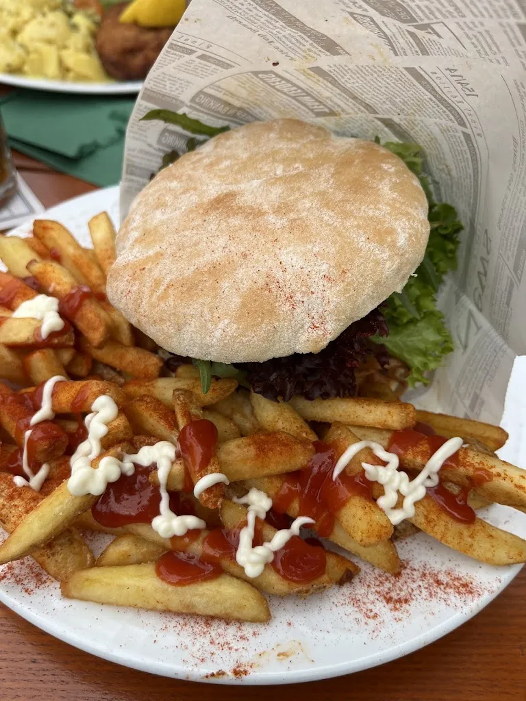 Guitars & Travel_Gaststätte Glücksmühle_Happurg_review