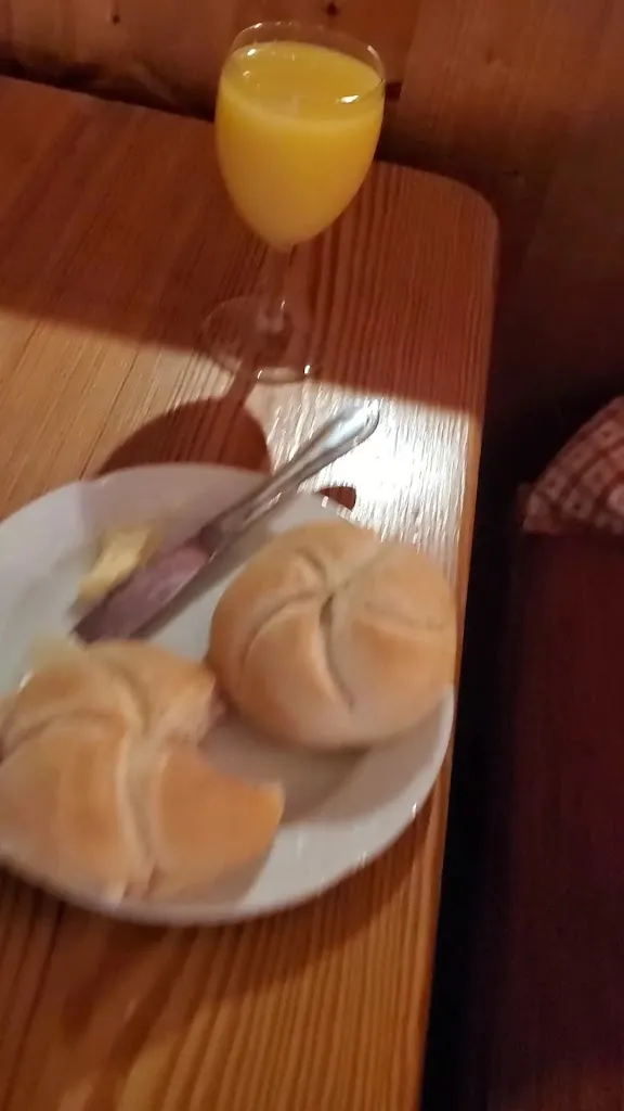 Vera Akingboye_Haus Kräh beim Krahwirt Wirtshaus Hotel_Deggendorf_review