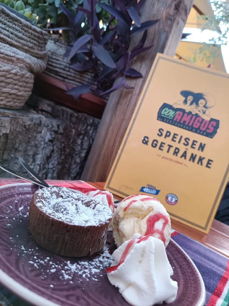 Anikó Kulcsár_Con Amigos_See_review