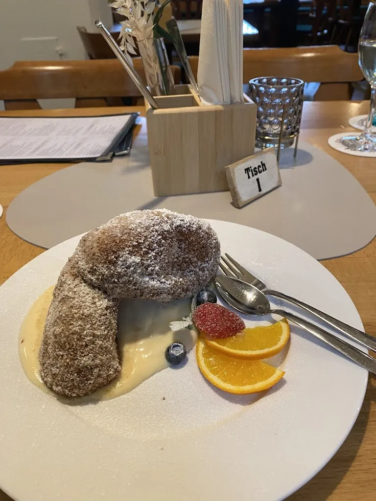 M. F._Kartause Grünau_Hasloch_reseña