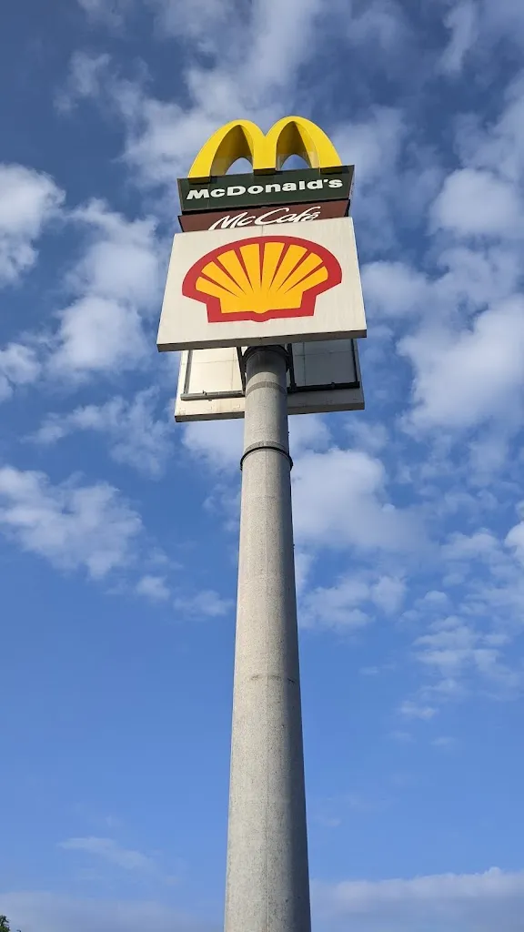 Gillian Leith_McDonald's_Haßloch_review