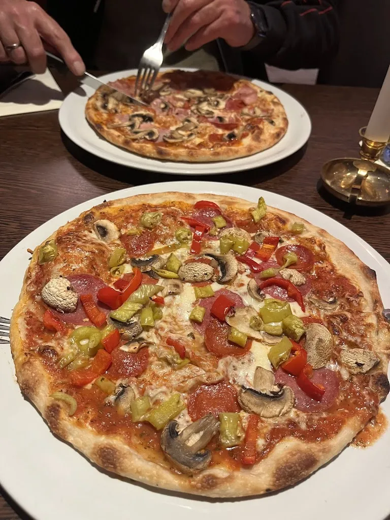 Zur alten Wache und Vinifera24 - Wein Delikatessen Vinothek Restaurant_Hammelburg_slider_image_2