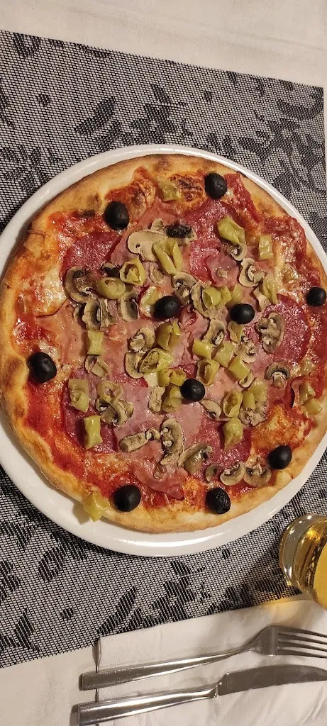 Menu_Pizzeria Restaurant Preto e Branco_Hebertshausen_immagine_3