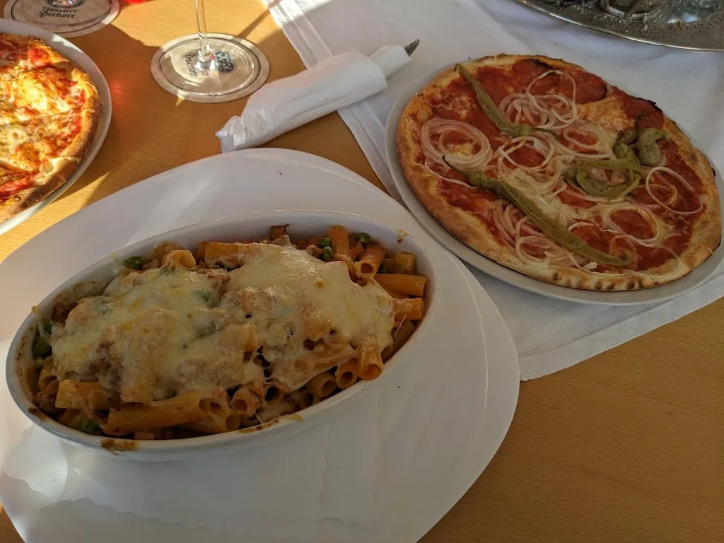 Sebastian Sch._Pizzeria Restaurant Preto e Branco_Hebertshausen_review