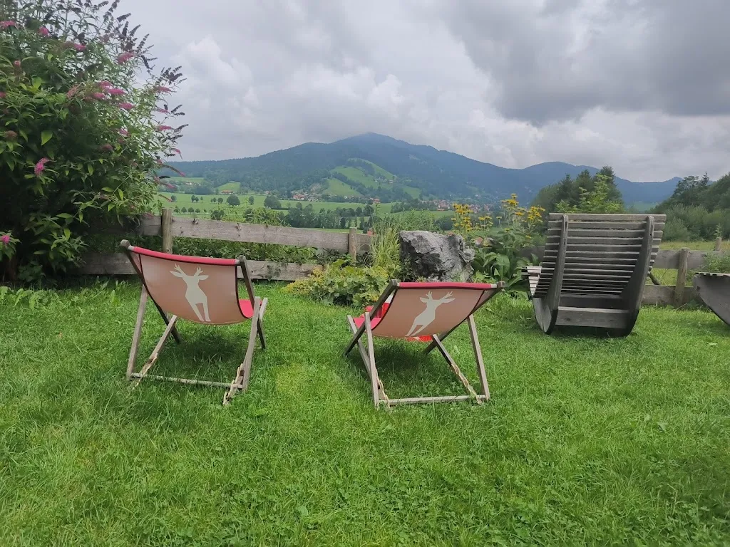 Perry Lukaszczyk_Huabaoim Huberalm Café Almwirtschaft_Hausham_review