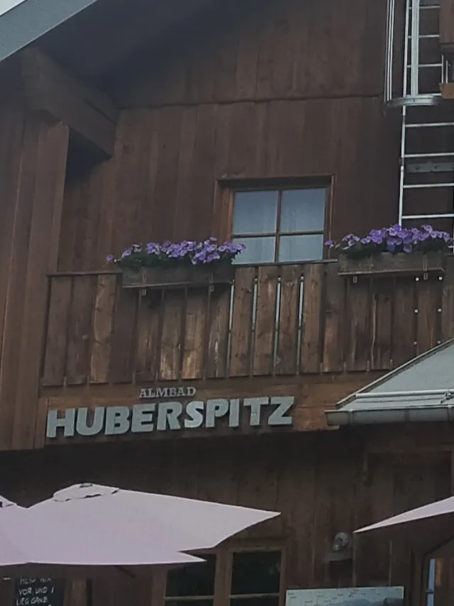 Juan_Huberspitz Alm_Hausham_review