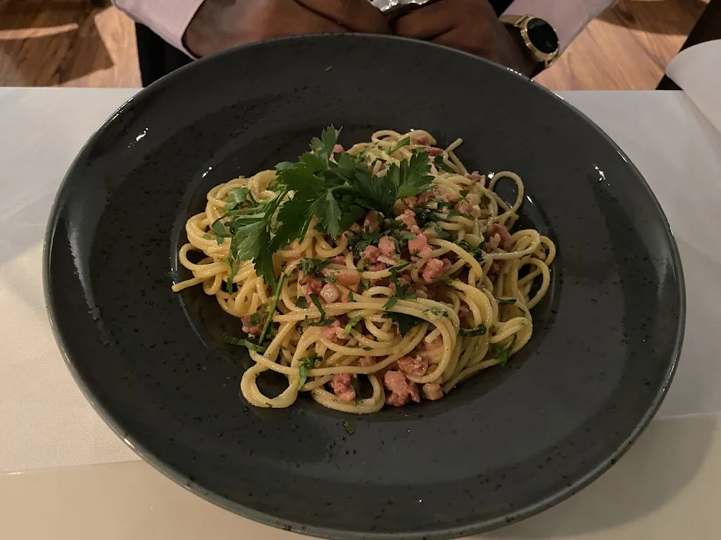 Sahndrra_Da Leone İm Bürgerhaus Obertshausen (Hausen)_Obertshausen_review