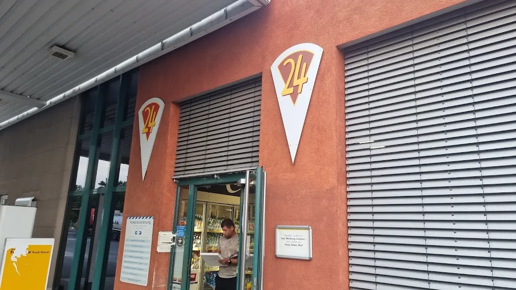 Avraam_24-Shell Autohof Gramschatzer Wald_Würzburg_avis