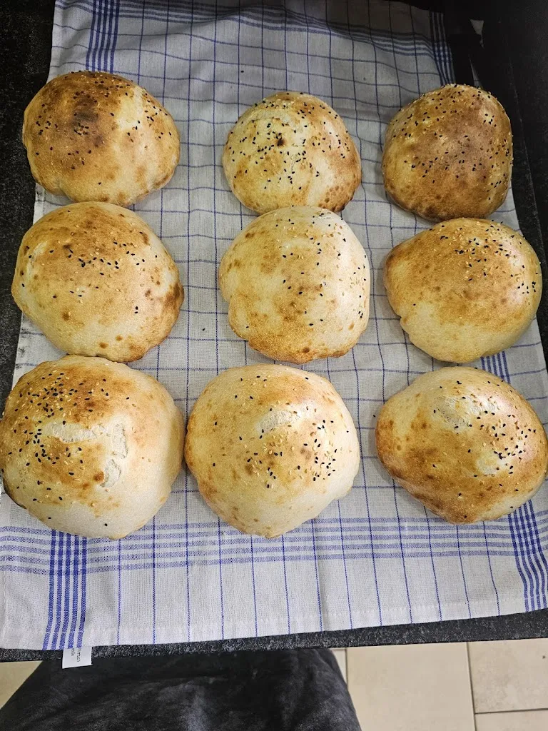 Ela's Döner Pizza_Heideck_slider_image_3