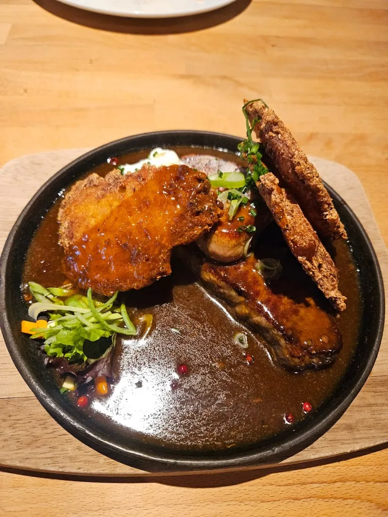 Monique Devetzis_Gaststätte Zum Wirtshaus_Henfenfeld_review