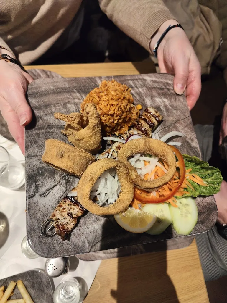 Orestis Diolatzis_Taverne El Greco_Henfenfeld_review