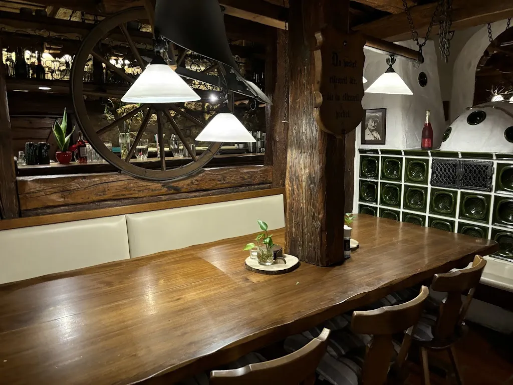 Jesse Glicker_Restaurant & Bar Alt Ebingen_Albstadt_avis