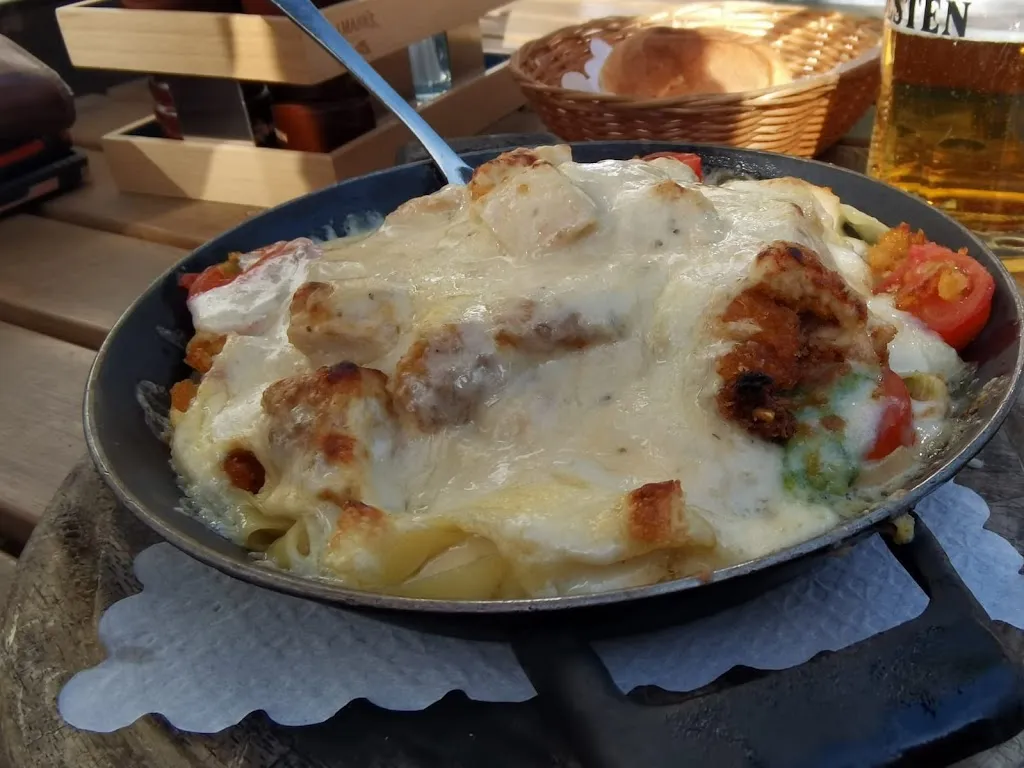 Iuliana Adam_Caspari_Hamburg_review