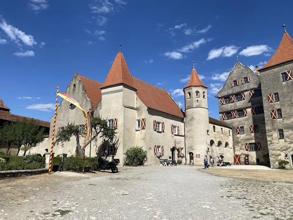 Garry Cane_Fürstliche Burgschenke & Schlosshotel Harburg_(Schwaben)_review