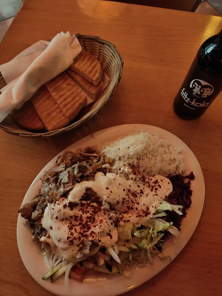 Raphael Van Lier_Hünkar_Hamburg_review