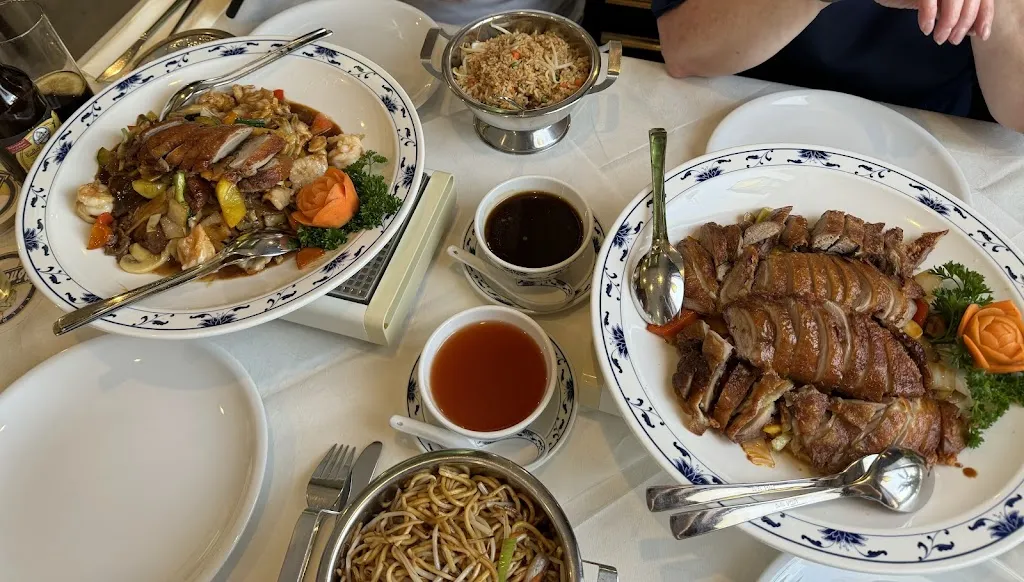 Daffy Duck_China Restaurant Jade_Helmbrechts_review