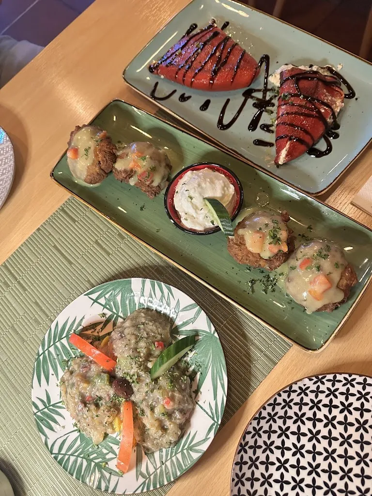 Angelina Rothbucher_Restaurant ALAS_Moos_review