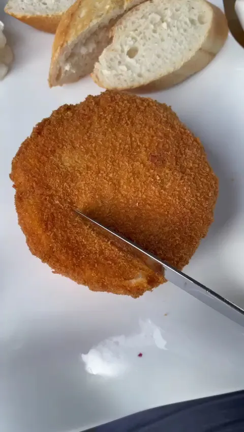 Phillip Bono_Hotel - Restaurant Heiligenstadter Hof_i.OFr._review