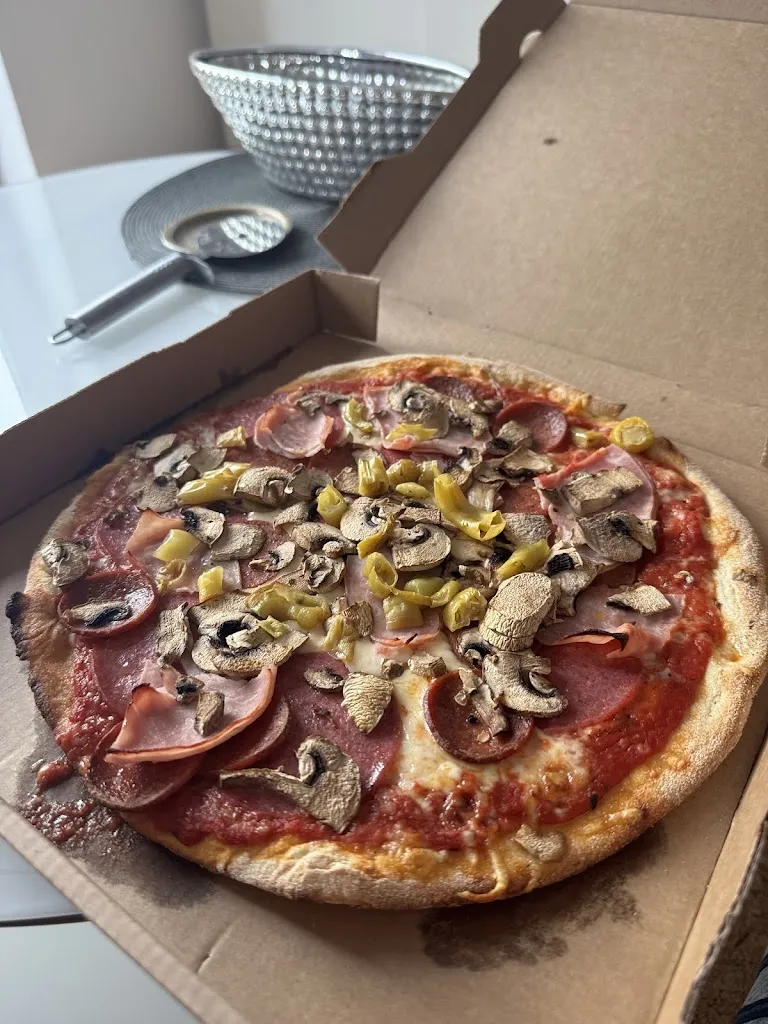 Tim Köhler_Pizzeria LA CANTINA Hettstadt_Hettstadt_review